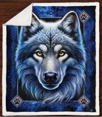 TWILIGHT WOLF THROW